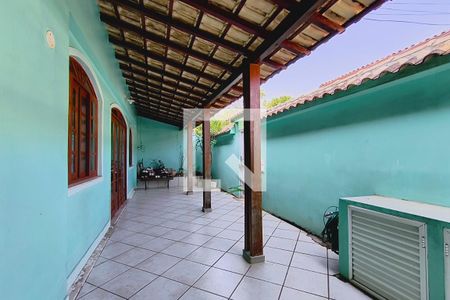 Casa de condomínio à venda com 250m², 5 quartos e 2 vagasFachada