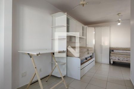 Casa de condomínio à venda com 250m², 5 quartos e 2 vagasQuarto 4 - Suíte