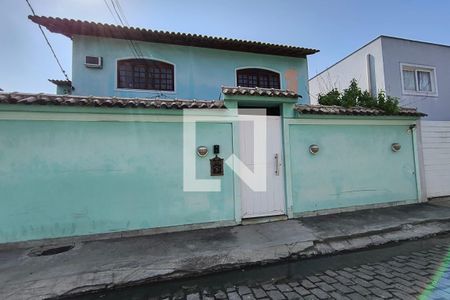 Casa de condomínio à venda com 250m², 5 quartos e 2 vagasFachada