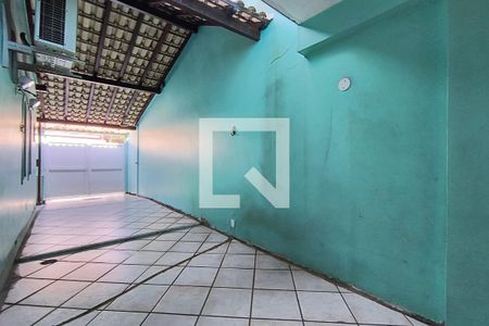 Casa de condomínio à venda com 250m², 5 quartos e 2 vagasGaragem
