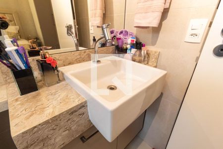 Apartamento à venda com 73m², 3 quartos e 2 vagasBanheiro da Suíte