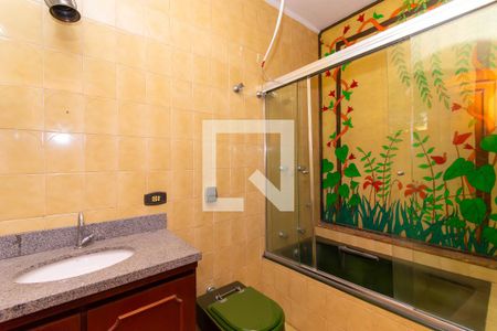 Casa à venda com 700m², 3 quartos e 4 vagasBanheiro da Suíte 1