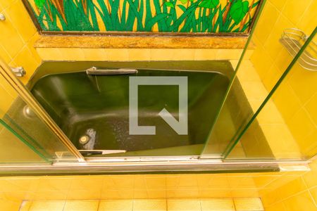 Casa à venda com 700m², 3 quartos e 4 vagasBanheiro da Suíte 1