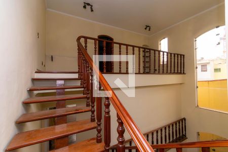 Casa à venda com 700m², 3 quartos e 4 vagasEscada