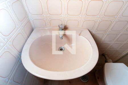 Casa à venda com 700m², 3 quartos e 4 vagasBanheiro de Serviço