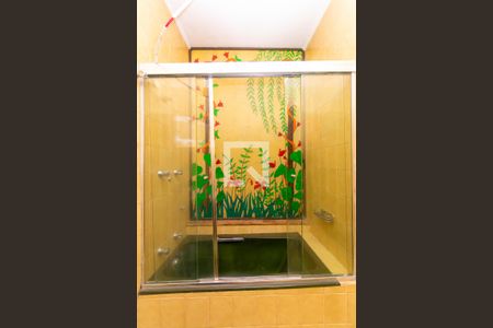 Casa à venda com 700m², 3 quartos e 4 vagasBanheiro da Suíte 1