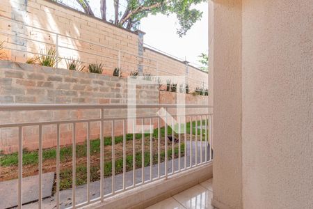 Sacada de apartamento para alugar com 2 quartos, 46m² em Padroeira, Osasco