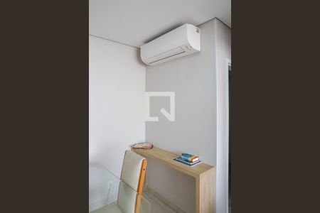 Sala de apartamento à venda com 2 quartos, 72m² em Vila Romana, São Paulo
