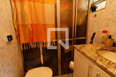 Casa à venda com 120m², 2 quartos e 2 vagas Casa à venda com 120m², 2 quartos e 2 vagasBanheiro externo