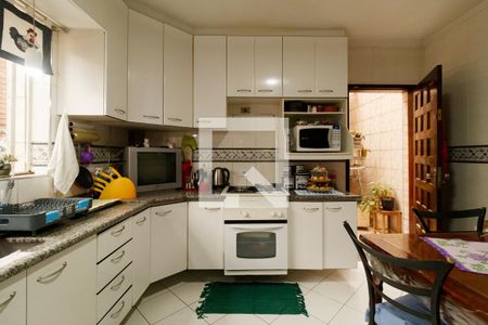 Casa à venda com 120m², 2 quartos e 2 vagas Casa à venda com 120m², 2 quartos e 2 vagasCozinha