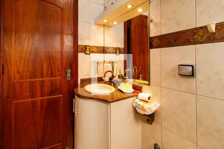 Casa à venda com 120m², 2 quartos e 2 vagas Casa à venda com 120m², 2 quartos e 2 vagasBanheiro