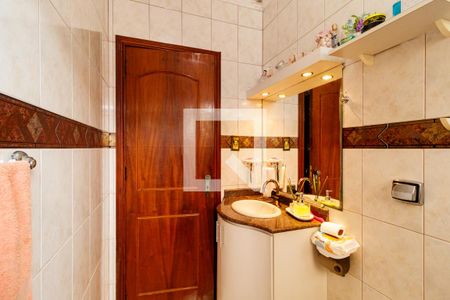 Casa à venda com 120m², 2 quartos e 2 vagas Casa à venda com 120m², 2 quartos e 2 vagasBanheiro