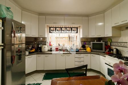 Casa à venda com 120m², 2 quartos e 2 vagas Casa à venda com 120m², 2 quartos e 2 vagasCozinha