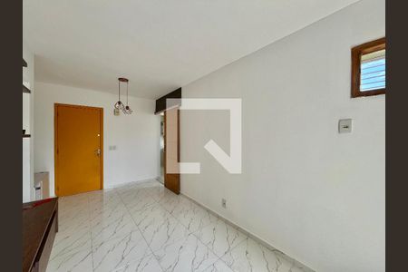 Sala de apartamento para alugar com 1 quarto, 40m² em Taquara, Rio de Janeiro