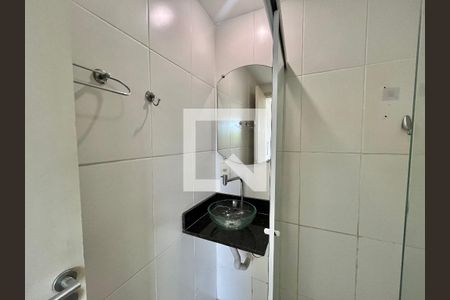 Banheiro de apartamento para alugar com 1 quarto, 40m² em Taquara, Rio de Janeiro