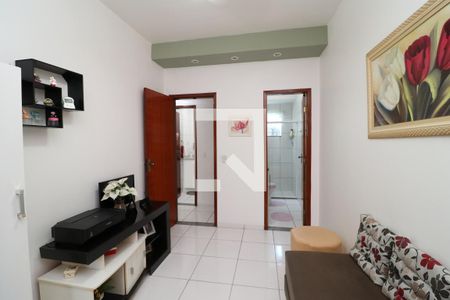 Casa à venda com 80m², 2 quartos e 2 vagasSuíte