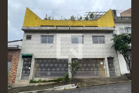 Casa para alugar com 250m², 4 quartos e 2 vagas Casa para alugar com 250m², 4 quartos e 2 vagasFachada