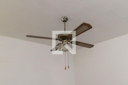 Sala do 2º andar de casa à venda com 4 quartos, 240m² em Brás de Pina, Rio de Janeiro