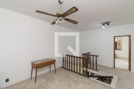Sala do 2º andar de casa à venda com 4 quartos, 240m² em Brás de Pina, Rio de Janeiro