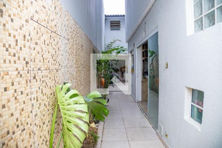 Casa à venda com 275m², 3 quartos e 2 vagasCorredor externo