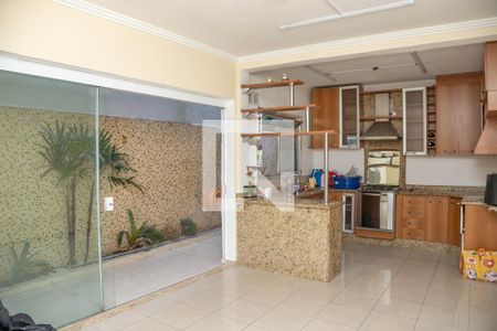 Casa à venda com 275m², 3 quartos e 2 vagasCozinha