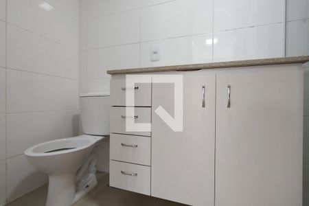 Apartamento para alugar com 60m², 2 quartos e sem vagaBanheiro da Suíte