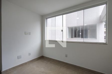 Sala de apartamento para alugar com 2 quartos, 60m² em Pechincha, Rio de Janeiro