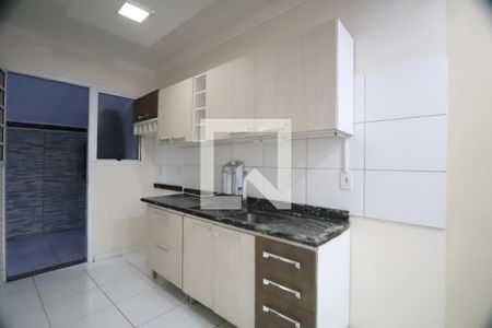 Casa de condomínio à venda com 80m², 2 quartos e 2 vagasCozinha