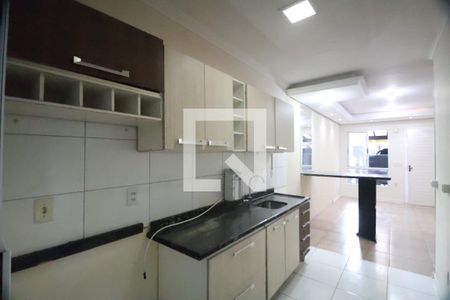 Casa de condomínio à venda com 80m², 2 quartos e 2 vagasCozinha