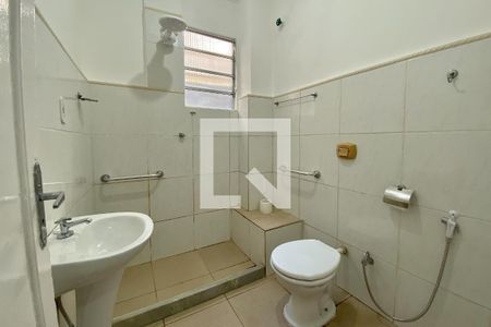 Apartamento para alugar com 100m², 2 quartos e sem vagaBanheiro