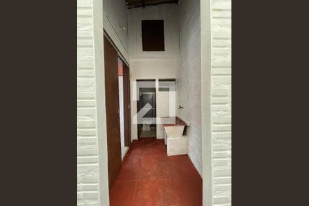 Casa de condomínio à venda com 60m², 2 quartos e 1 vagaBanheiro