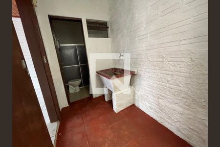Casa de condomínio à venda com 60m², 2 quartos e 1 vagaBanheiro