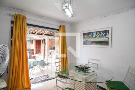 Casa à venda com 125m², 5 quartos e 3 vagas Casa à venda com 125m², 5 quartos e 3 vagasCopa