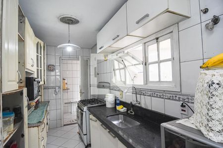 Casa à venda com 125m², 5 quartos e 3 vagas Casa à venda com 125m², 5 quartos e 3 vagasCozinha
