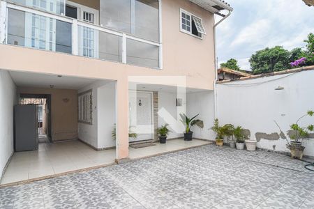 Casa à venda com 125m², 5 quartos e 3 vagas Casa à venda com 125m², 5 quartos e 3 vagasGaragem