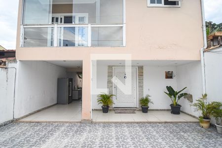 Casa à venda com 125m², 5 quartos e 3 vagas Casa à venda com 125m², 5 quartos e 3 vagasGaragem