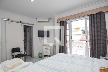 Casa à venda com 125m², 5 quartos e 3 vagas Casa à venda com 125m², 5 quartos e 3 vagasSuíte