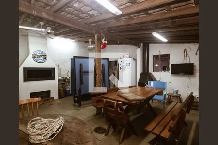 Casa à venda com 200m², 3 quartos e 8 vagasÁrea comum - Churrasqueira