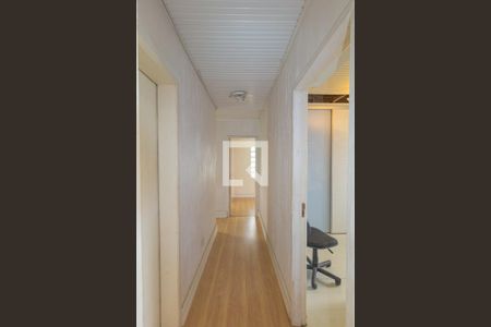 Casa à venda com 172m², 3 quartos e 3 vagasCorredor