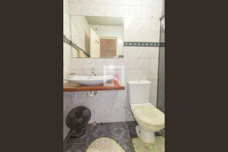 Casa à venda com 172m², 3 quartos e 3 vagasBanheiro Social