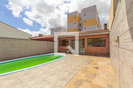 Casa para alugar com 111m², 3 quartos e 2 vagasPiscina