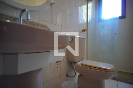 Casa à venda com 520m², 4 quartos e 5 vagasBanheiro da Suíte 1