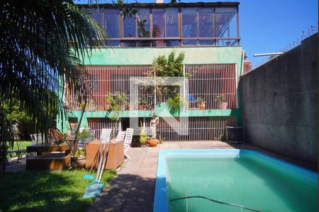 Casa à venda com 520m², 4 quartos e 5 vagasFachada - Fundos da Casa