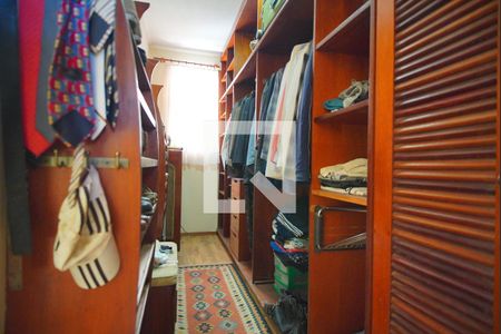 Casa à venda com 520m², 4 quartos e 5 vagasCloset da Suíte 2