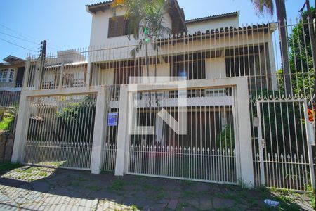 Casa à venda com 520m², 4 quartos e 5 vagasFachada com Placa