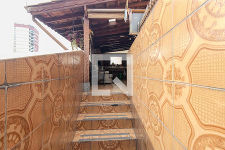 Casa à venda com 998m², 4 quartos e 7 vagasEscada