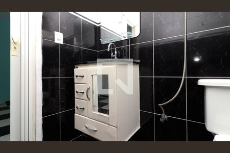 Casa para alugar com 60m², 1 quarto e 1 vaga Casa para alugar com 60m², 1 quarto e 1 vagaBanheiro