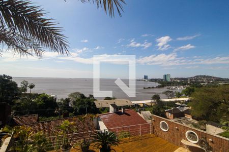 Casa à venda com 596m², 6 quartos e 4 vagas Casa à venda com 596m², 6 quartos e 4 vagasVista