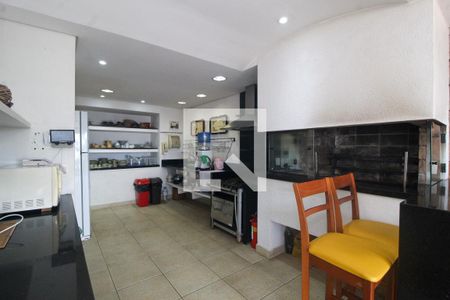 Casa à venda com 596m², 6 quartos e 4 vagas Casa à venda com 596m², 6 quartos e 4 vagasCozinha 2