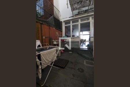 Casa à venda com 596m², 6 quartos e 4 vagas Casa à venda com 596m², 6 quartos e 4 vagasÁrea de Serviço